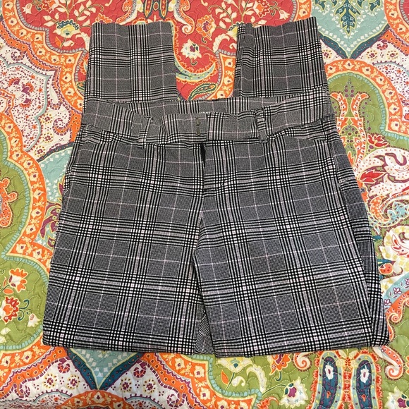 Old Navy Pants - Old Navy Pixie Pants